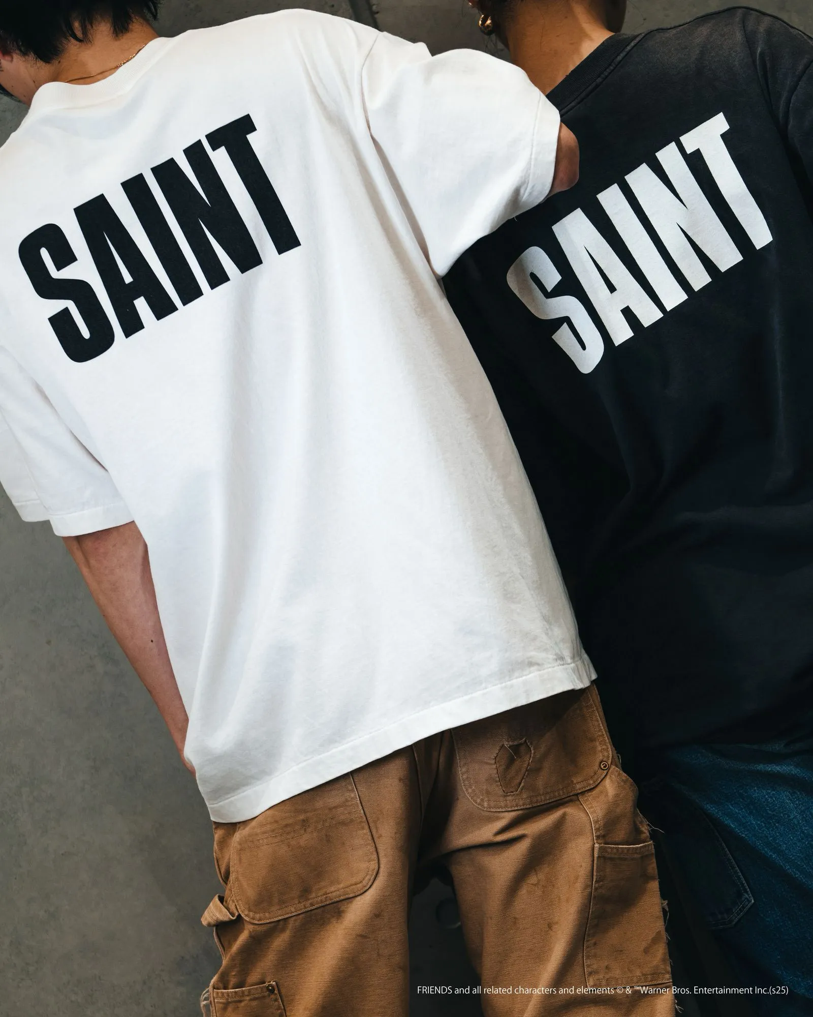 SAINT Mxxxxxx × FRIENDS FRD_SS TEE/FRIENDS/WHT American TV series Friends co-branded short-sleeves White stills TEE Beige S-XL Ready-made garments washed and distressed The top domestic printing factory God restored the correct accessories Friends co-branded wash mark Top purchasing level